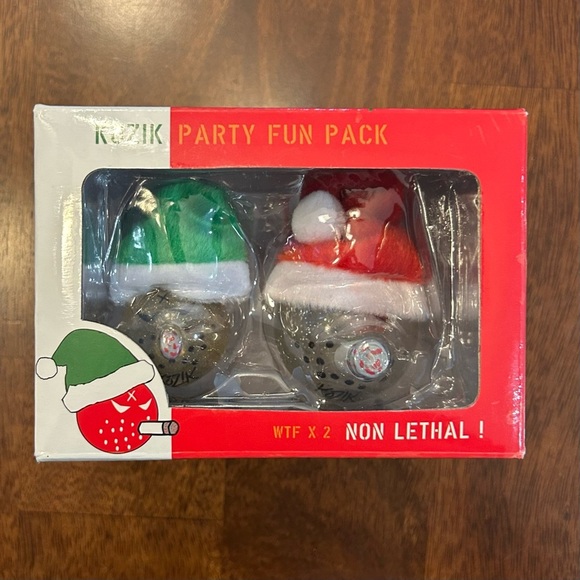 Toy2r Kozik Party Fun Pack WTF Non Lethal Smoking Bomb Figurines Holiday Novelty - Picture 2 of 10
